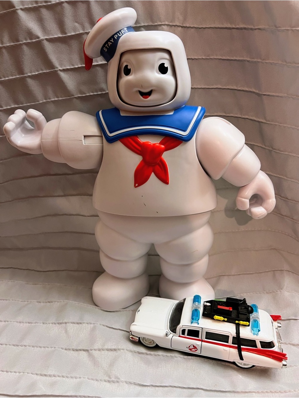 Ghostbusters Face Changing Stay Puft- Playskool Hasbro 2020- w/ Jada Ambulance